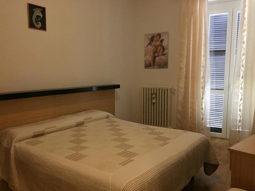 Hotel Plinio Lenno Habitación foto